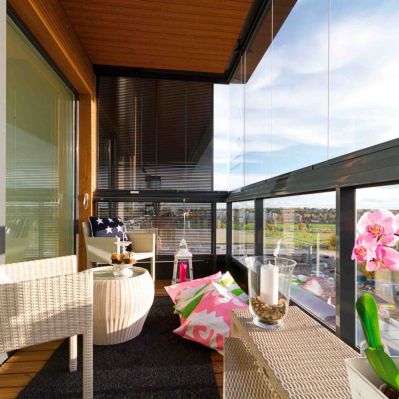 Lumon parvekelasitus