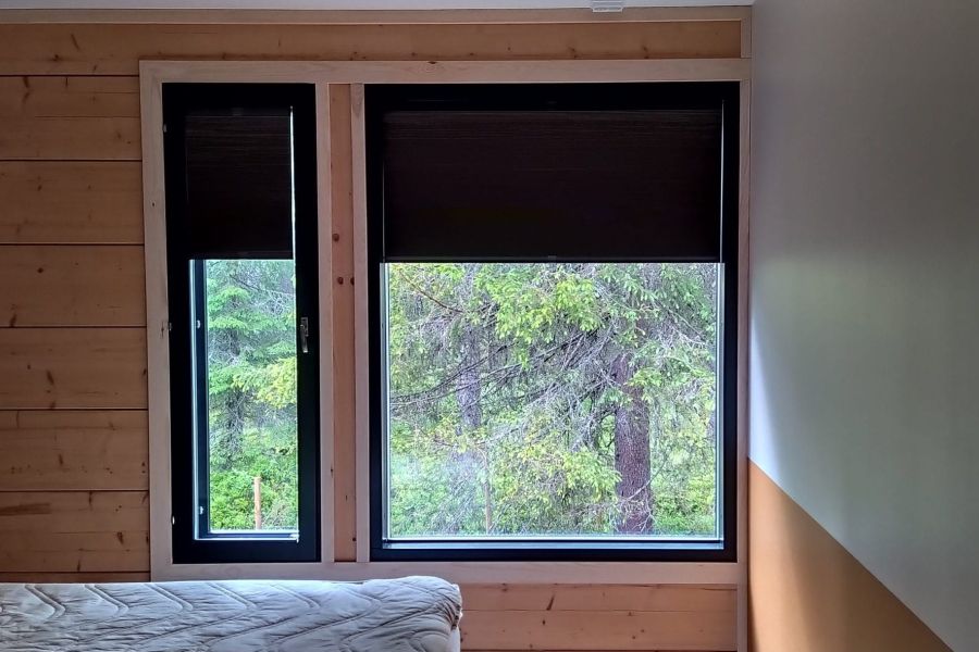 Pimentävä ikkunakaihdin